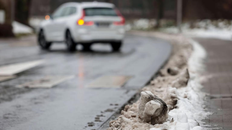 Eisregen in Franken: Verkehrschaos auf wichtiger Autobahn