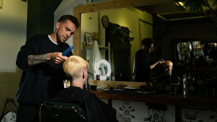 30 Things People Do That Hairdressers Find Pleasant Or Annoying