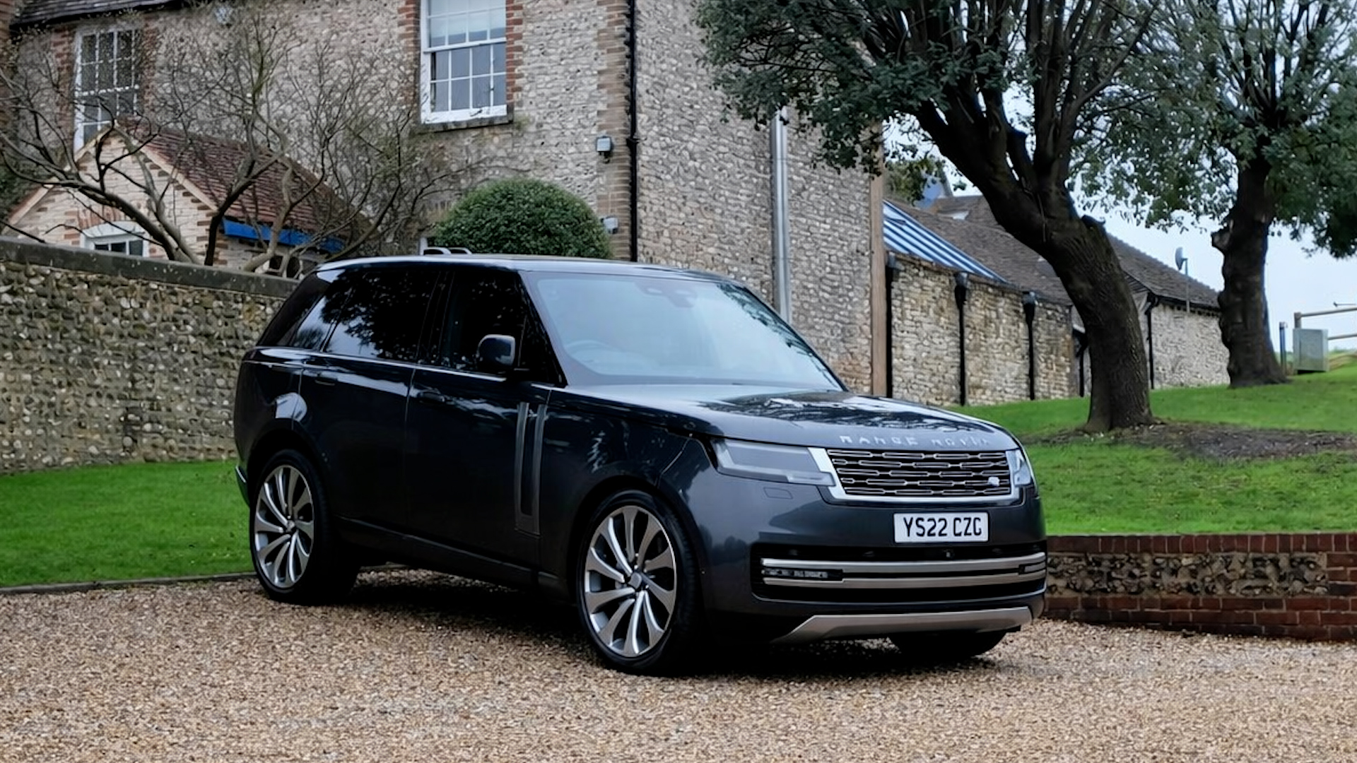 Driving the Range Rover easy and relaxing but risky