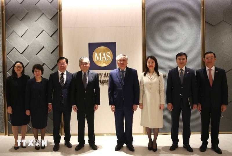 Việt Nam-Singapore tăng hợp tác về phát triển trung tâm tài chính quốc tế