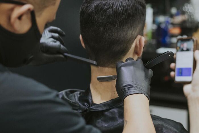 30 Things People Do That Hairdressers Find Pleasant Or Annoying