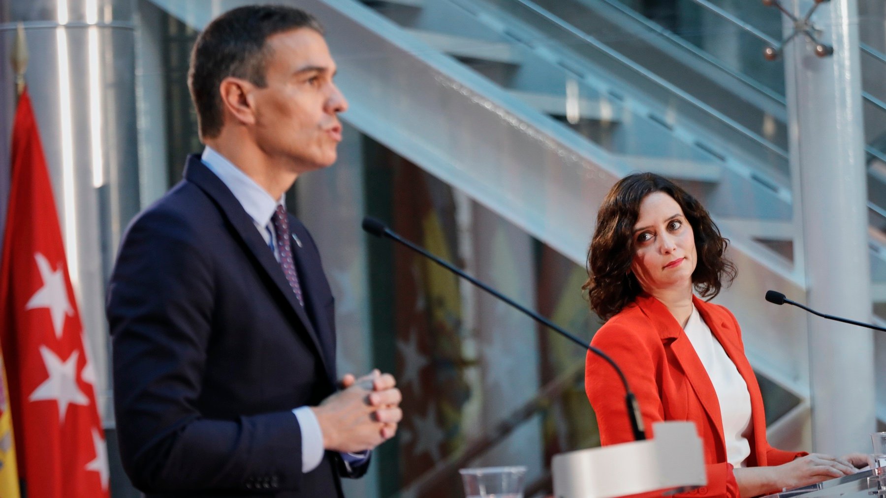 El PP de Ayuso ya recluta voluntarios para estar en «todas» las mesas  electorales: «Con Sánchez todo es posible»
