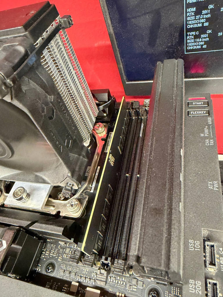 Modder cria sua própria memória RAM DDR5 para fugir da crise
