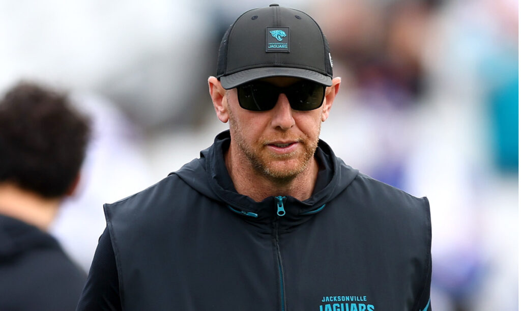Watch the heartwarming moment a reporter lifts Coach Liam Coen after ...