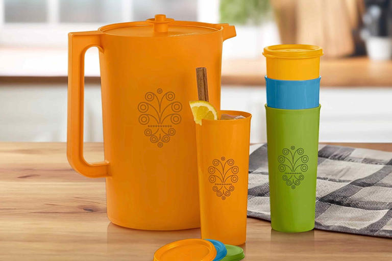 This retro-inspired Tupperware drinkware set has the original