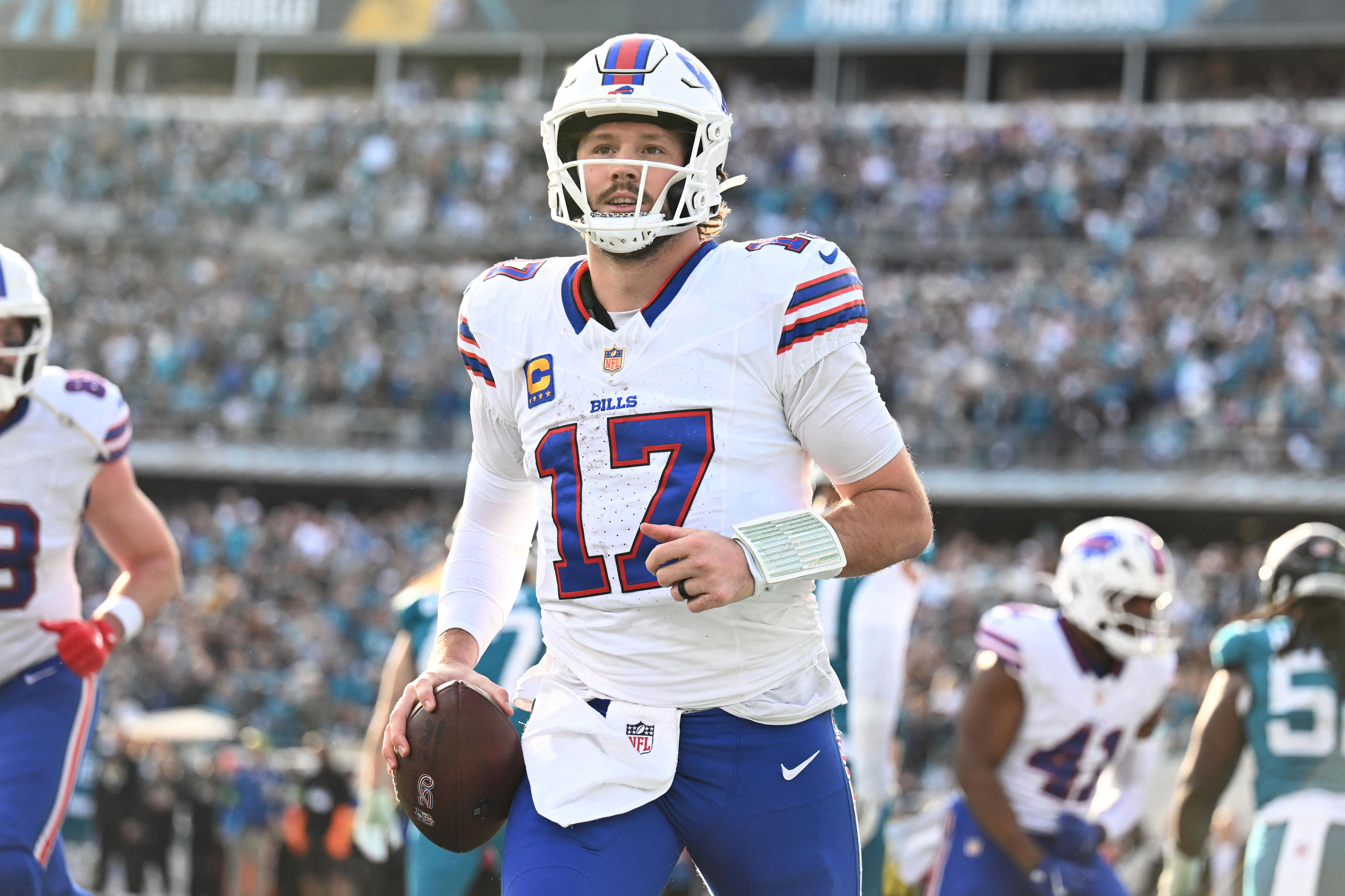 Bills lose Gabe Davis to torn ACL, may get Curtis Samuel, Ed Oliver back vs. Broncos as pressure mounts on Josh Allen to deliver in playoffs<br>