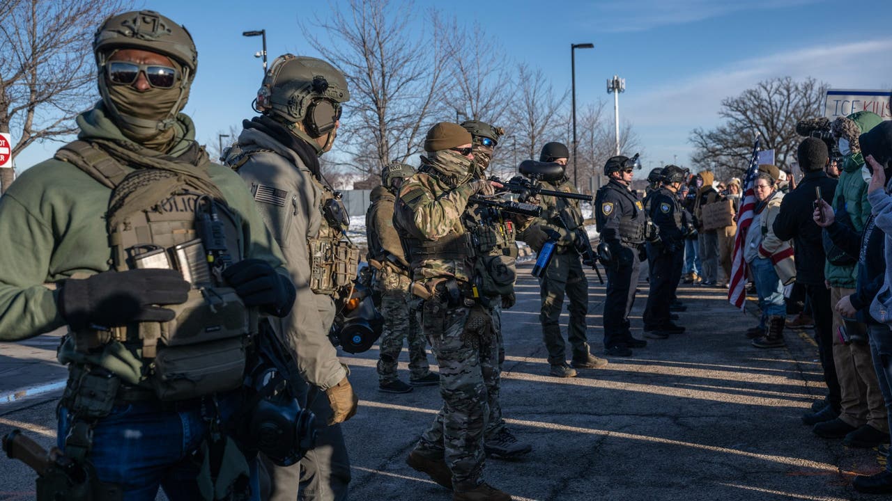 ICE agent who fatally shot woman in Minneapolis has ties to Illinois ...