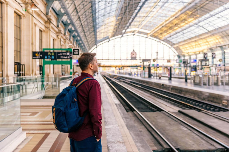 Can you exit the airport during a layover? Essential info