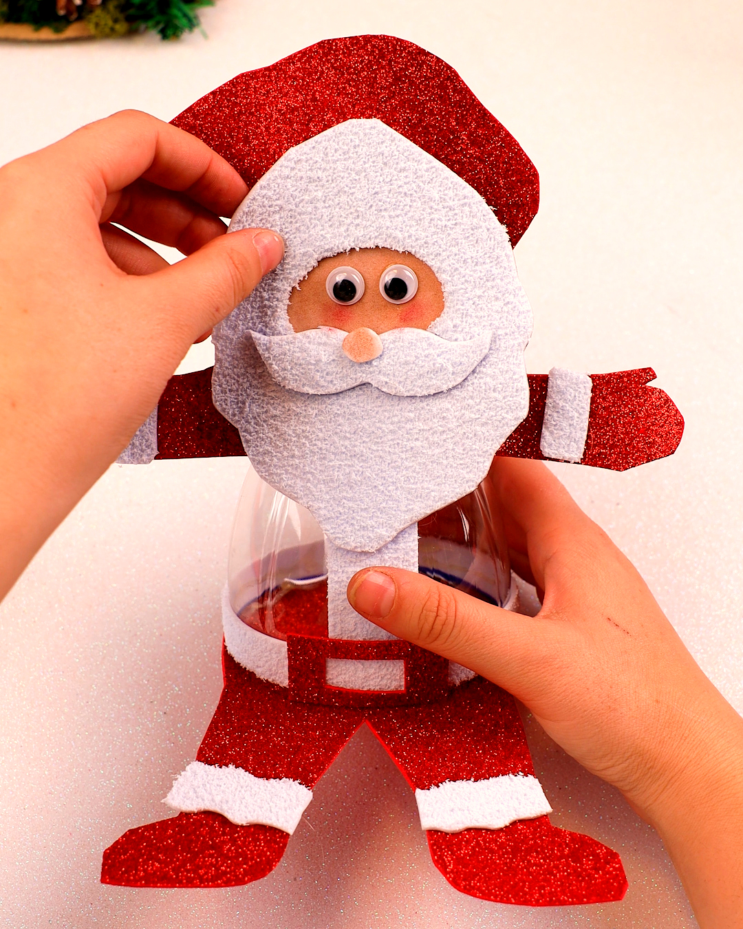 Adorable Santa candy holder kids will love 🎅🍬