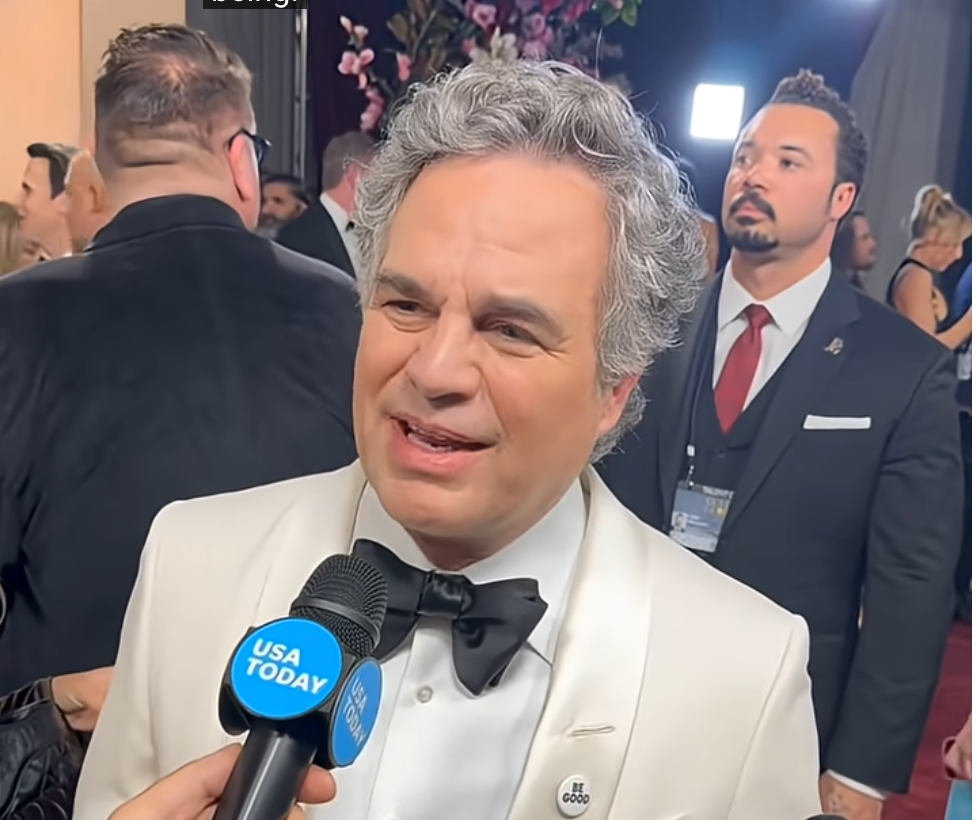 Stop whatever you're doing right now and watch this red carpet clip of ...