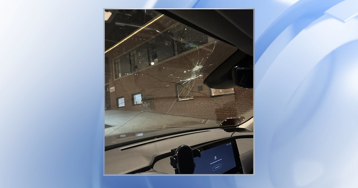 2 juveniles in custody after allegedly throwing rocks at cars from Wake Forest overpass<br><br>