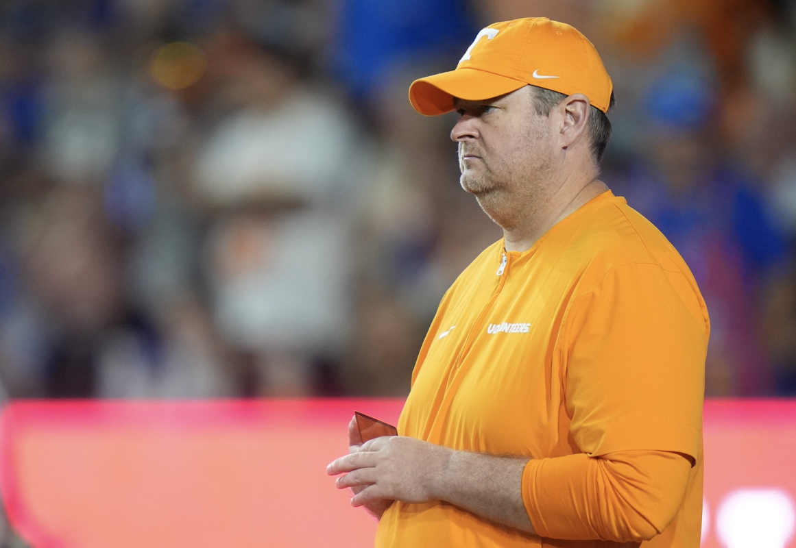Tennessee Vols lose multiple transfer quarterback options on the same day<br><br>