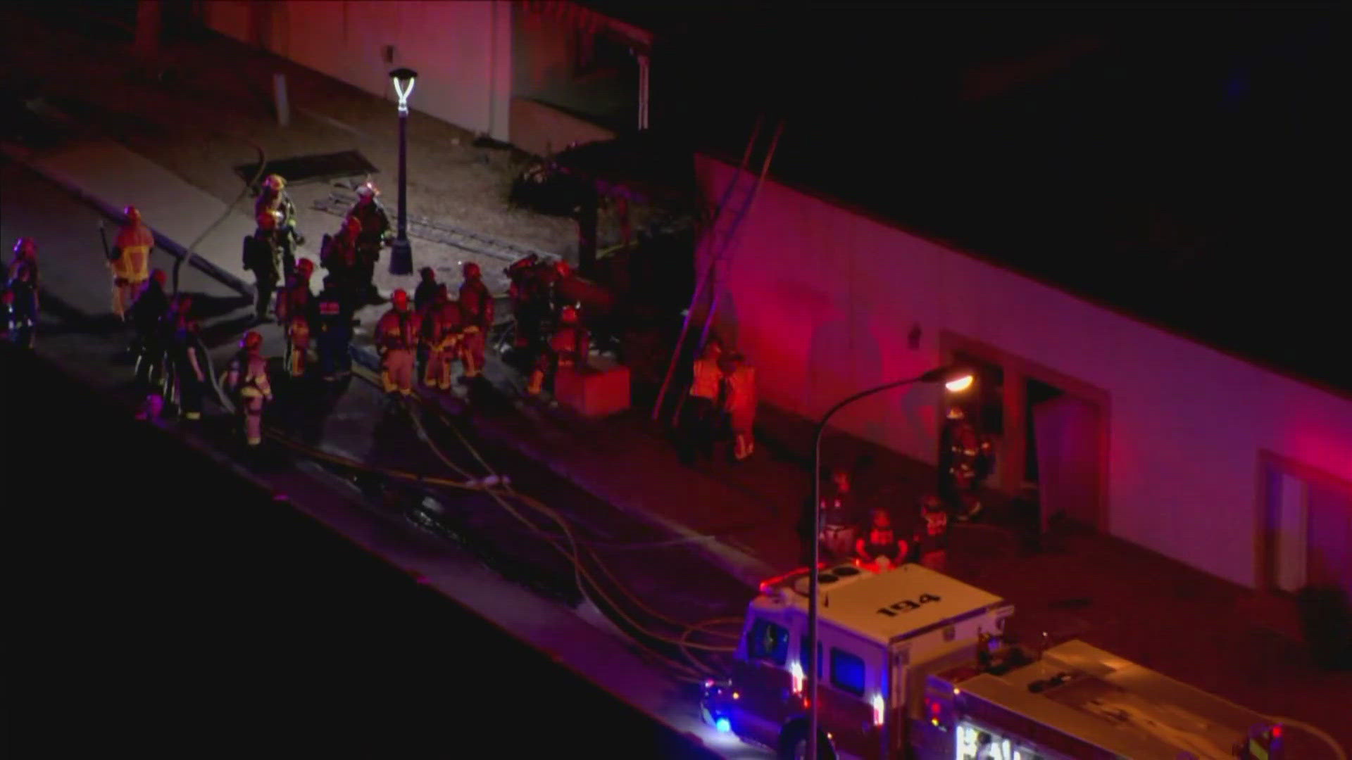 2 people dead after apartment fire in Peoria