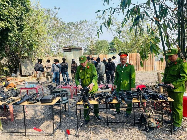 Cảnh sát 113 xử lý 23 thanh niên mang 42 dụng cụ giống súng chơi đánh trận giả