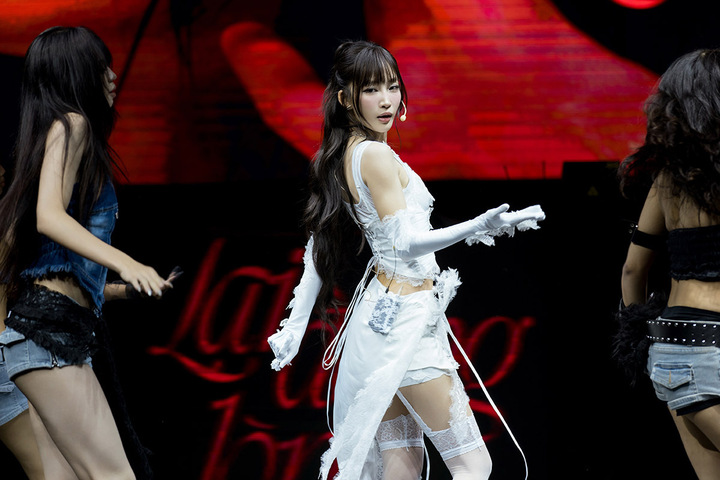 Nữ ca sĩ từng là 'hiện tượng cover', sở hữu bản hit 60 triệu view giờ ra sao?