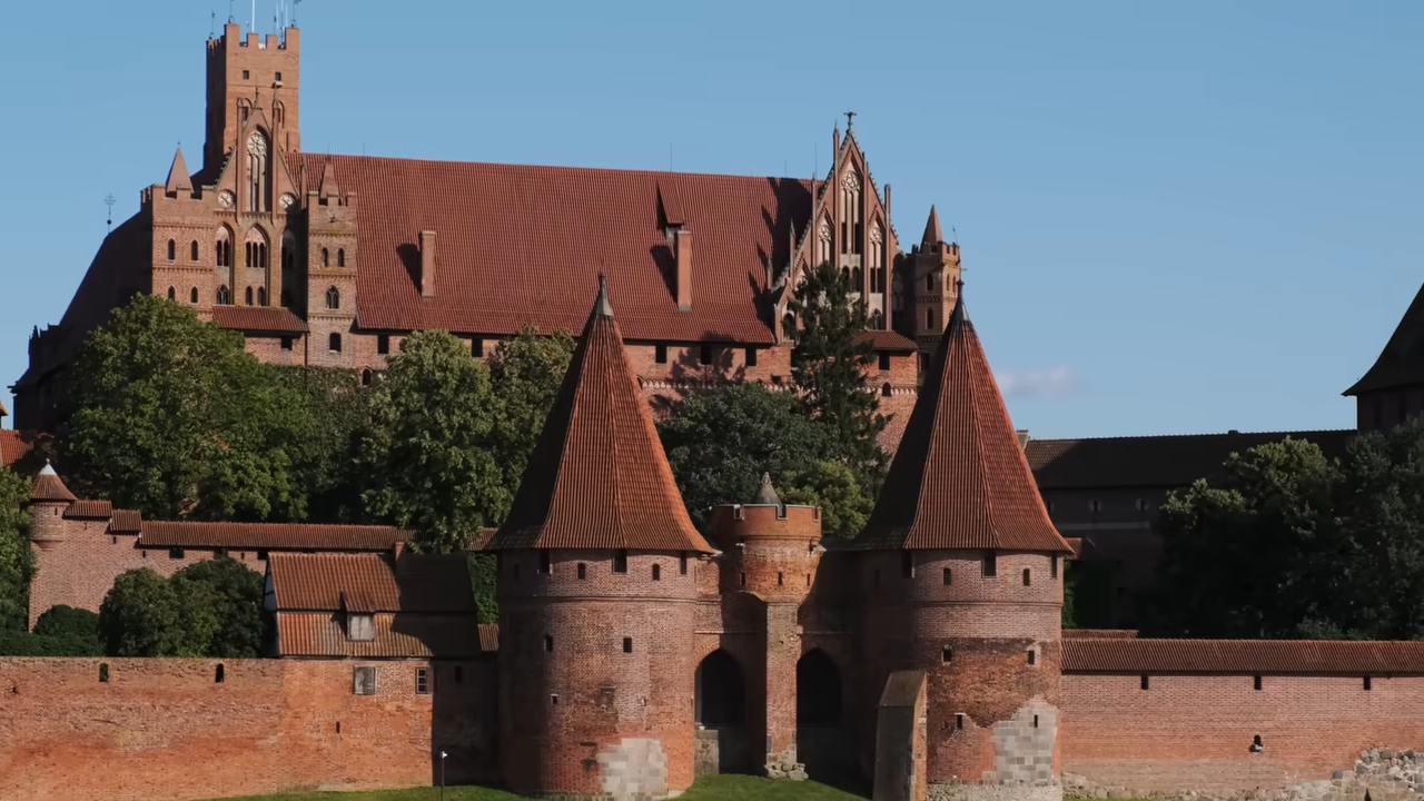 What lies beneath the world’s largest fortress