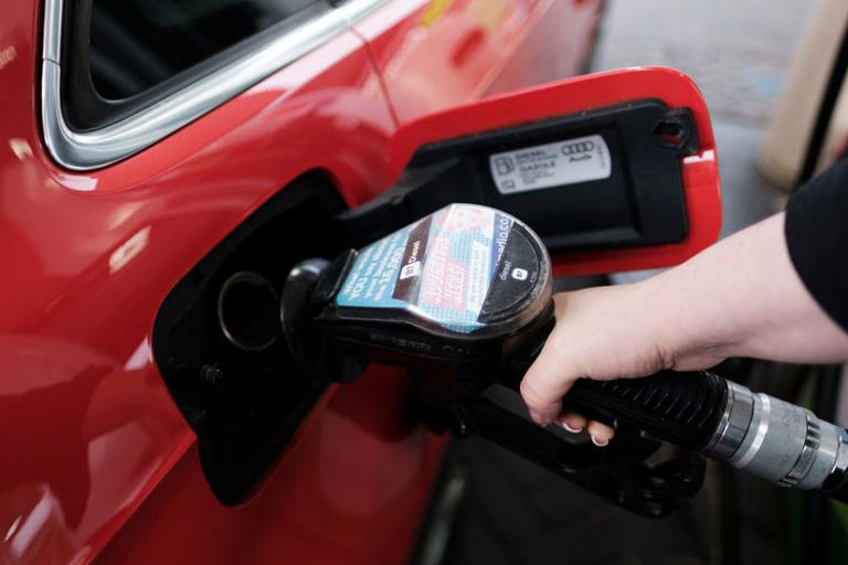 drivers-urged-to-fill-up-with-petrol-before-friday