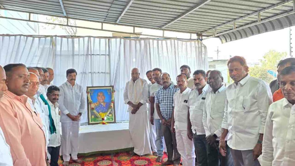 Vemula Prashant Reddy | లోక బాపురెడ్డిని పరామర్శించిన మాజీ మంత్రి వేముల