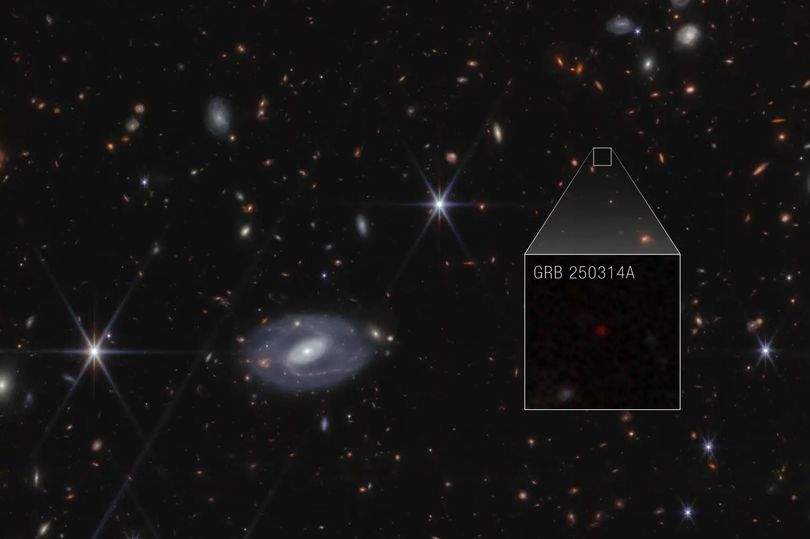 Mysterious 10 second 'alien signal' from the edge of the universe ...