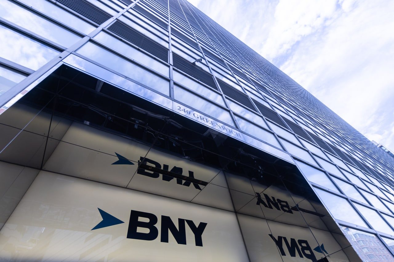 Bank of New York Mellon stock rises after earnings beat. What Wall ...