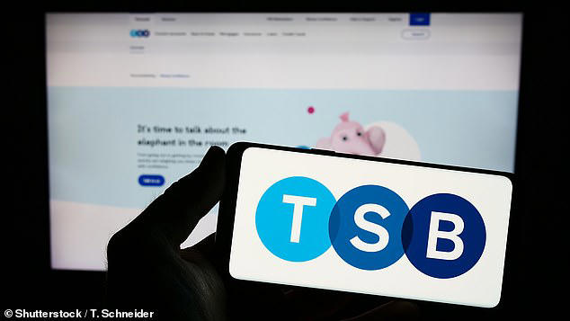 TSB launches £200 current account switching deal as competition between ...