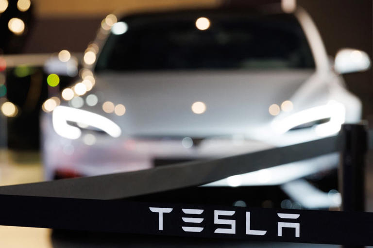 Tesla stock slips. Why this analyst is 'tactically constructive' anyway.