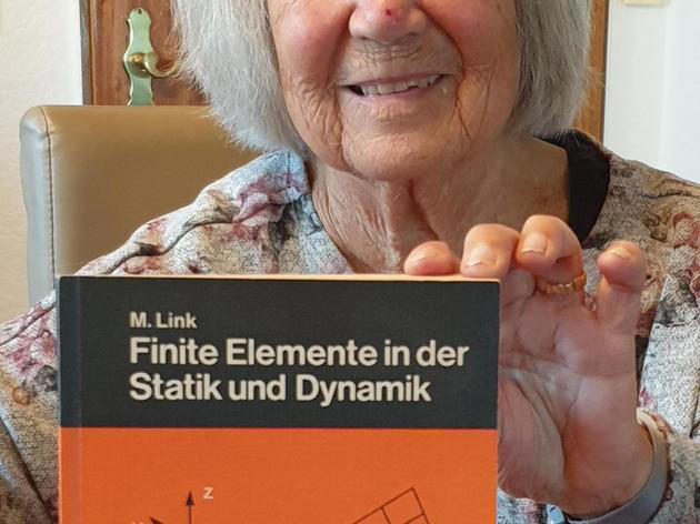 Sie musste Schnittchen für die Erstsemester schmieren