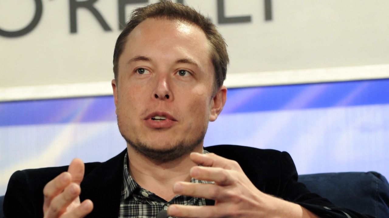Elon Musk’s AI firm quietly inks deal with War Department<br>
