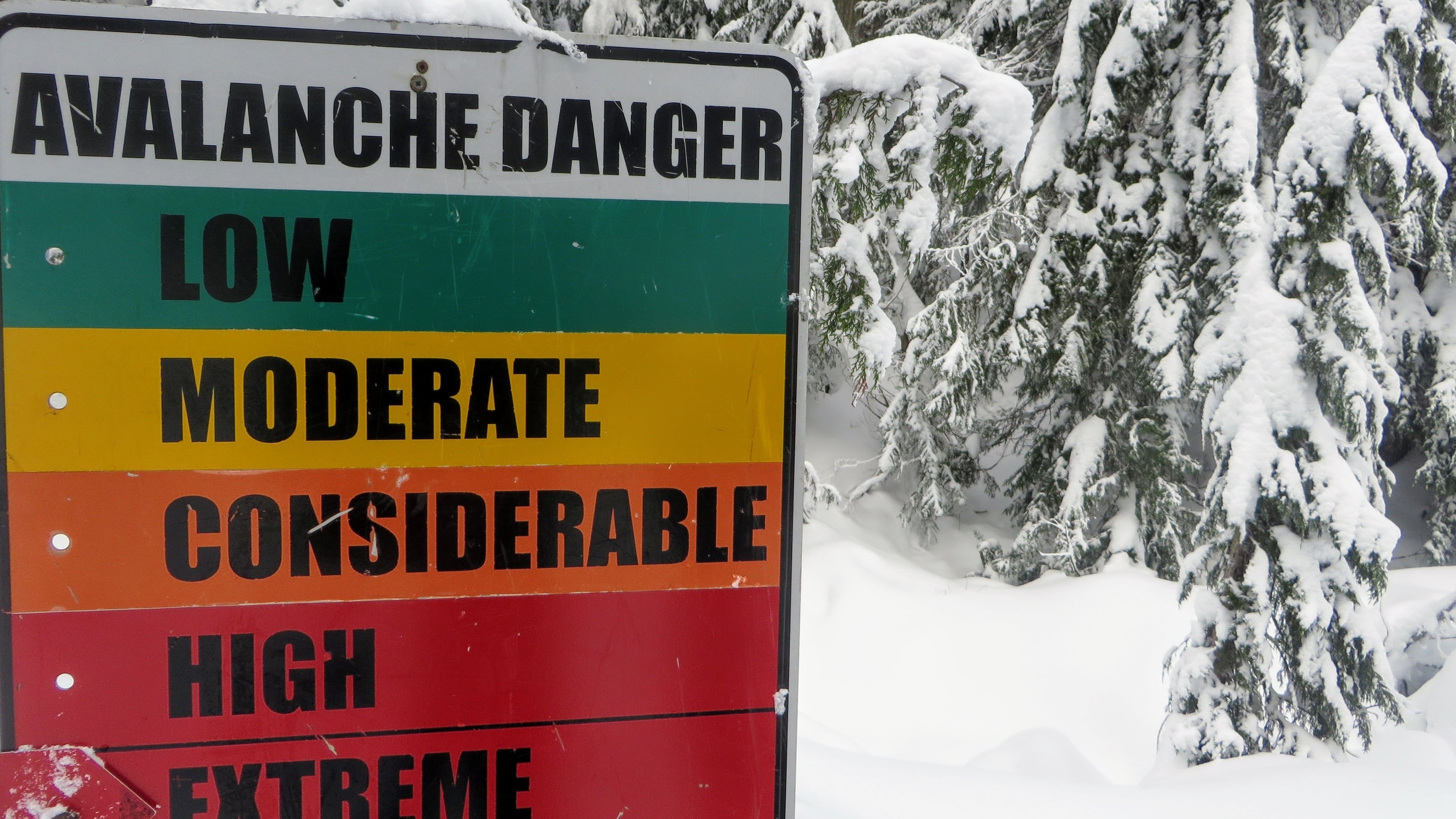 Caught on camera: Skiers, snowboarders caught in avalanche
