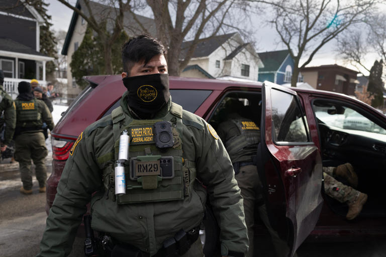 WA bill that would bar most police from wearing face coverings clears ...
