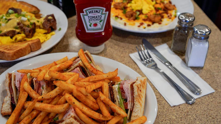 16 diners in Tampa Bay, from all-day breakfast joints to nostalgic digs