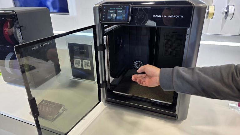 3D printing for consumers at CES 2026 — Creality, Snapmaker, AtomForm ...