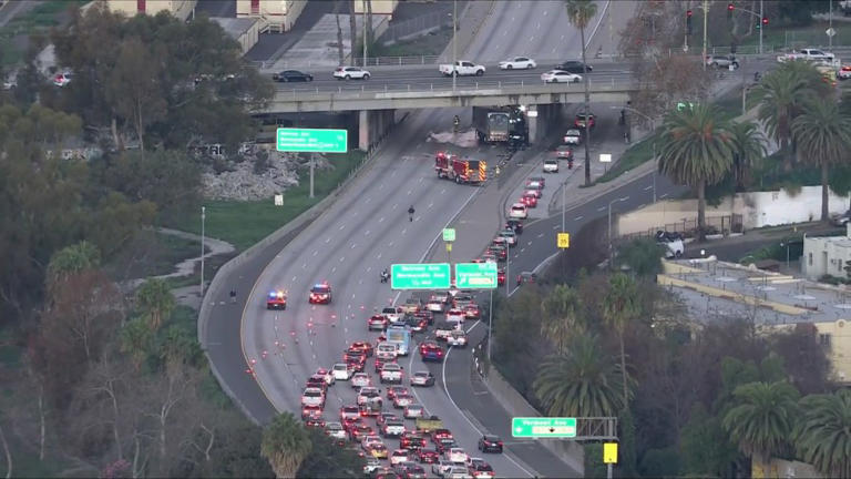 Fiery crash involving big rig shuts down 101 Freeway lanes