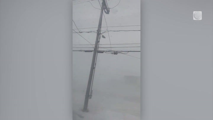 Next to zero visibility in Québec as powerful winds sweep the province