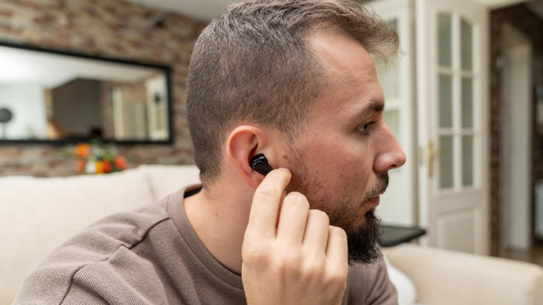 10 reasons your Bluetooth headphones keep disconnecting (and how to fix it)