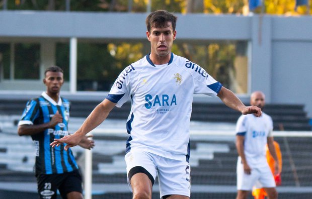 Copa de la Liga AUF: Albion le ganó a los suplentes de Liverpool 2-0 en ...