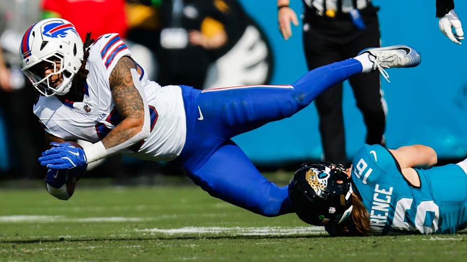 Bills' oldest defenders post highest grades in playoff win over Jaguars