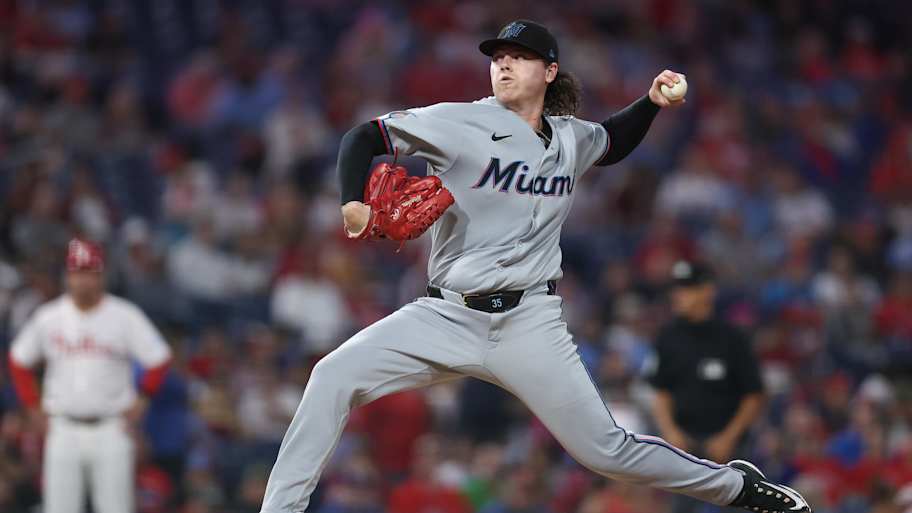 Yankees acquire lefty starter from Marlins in five-player trade