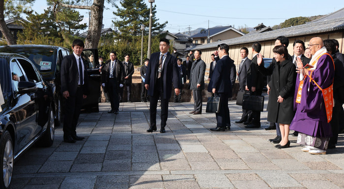 Lee, Takaichi visit Horyu-ji temple<br><br>