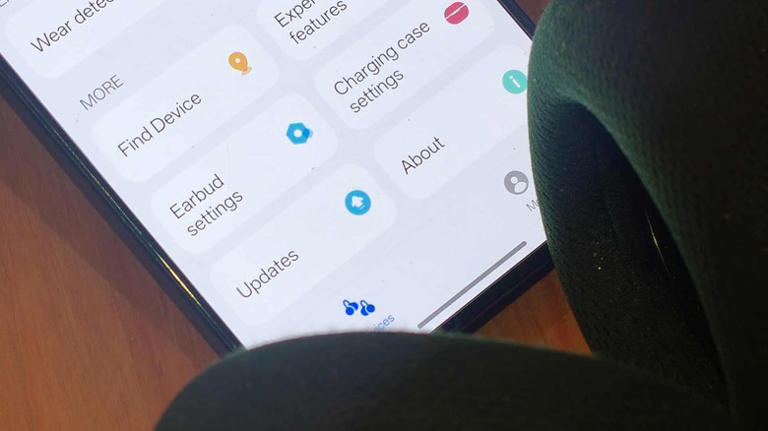 10 reasons your Bluetooth headphones keep disconnecting (and how to fix it)