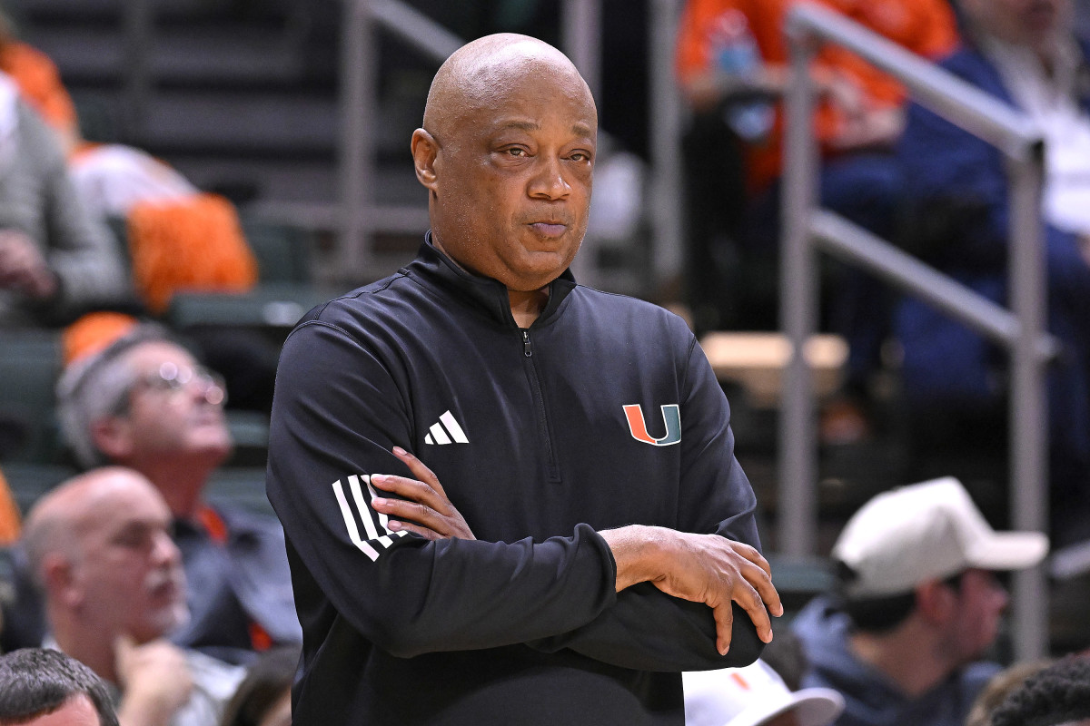 College basketball coach dies suddenly at 55<br><br>