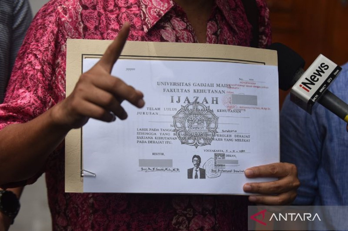 Inilah inti putusan KIP yang mewajibkan KPU serahkan salinan ijazah Jokowi