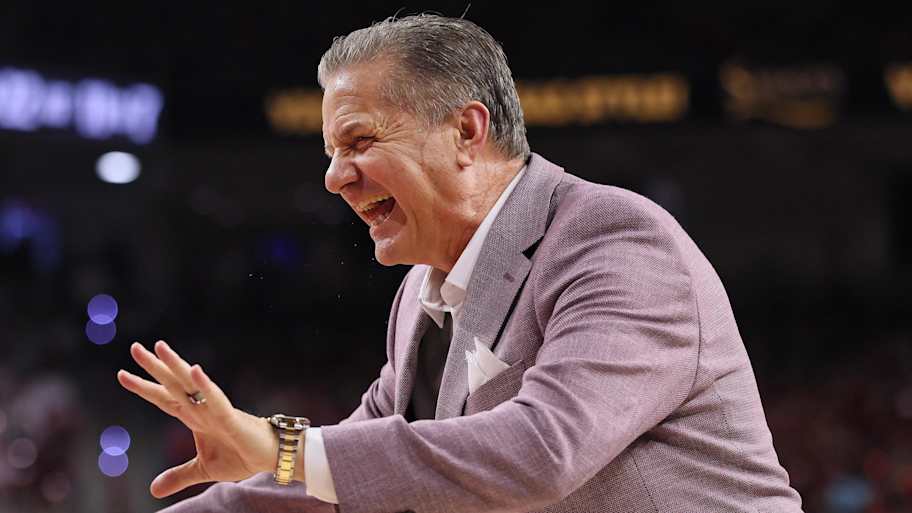 Razorbacks' offense shines while defense keeps leaking points