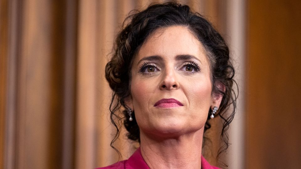 With Trump’s backing, Rep. Julia Letlow launches a primary challenge against Louisiana Sen. Bill Cassidy<br>