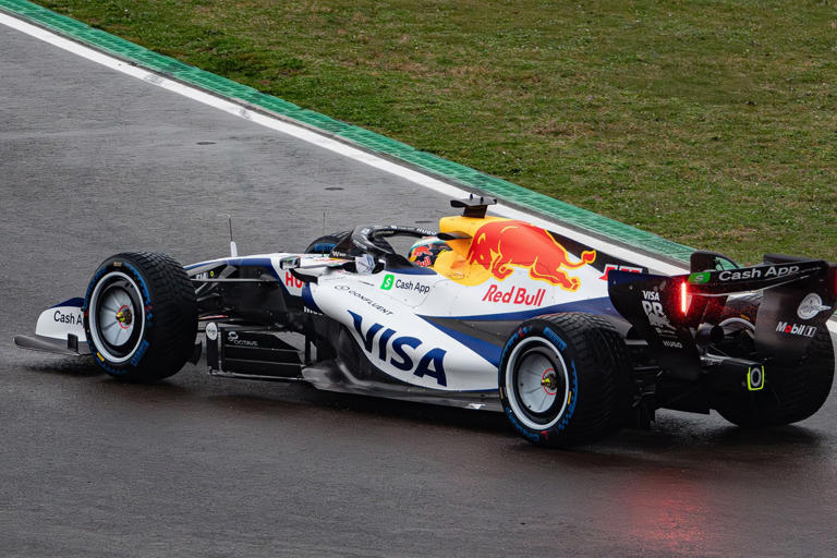 Lindblad est sorti de la piste lors du shakedown de Racing Bulls