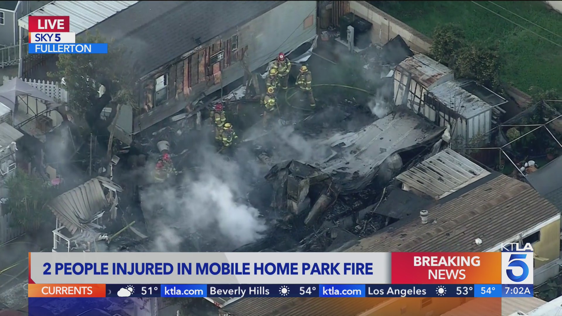 2 injured in Fullerton mobile home park fire
