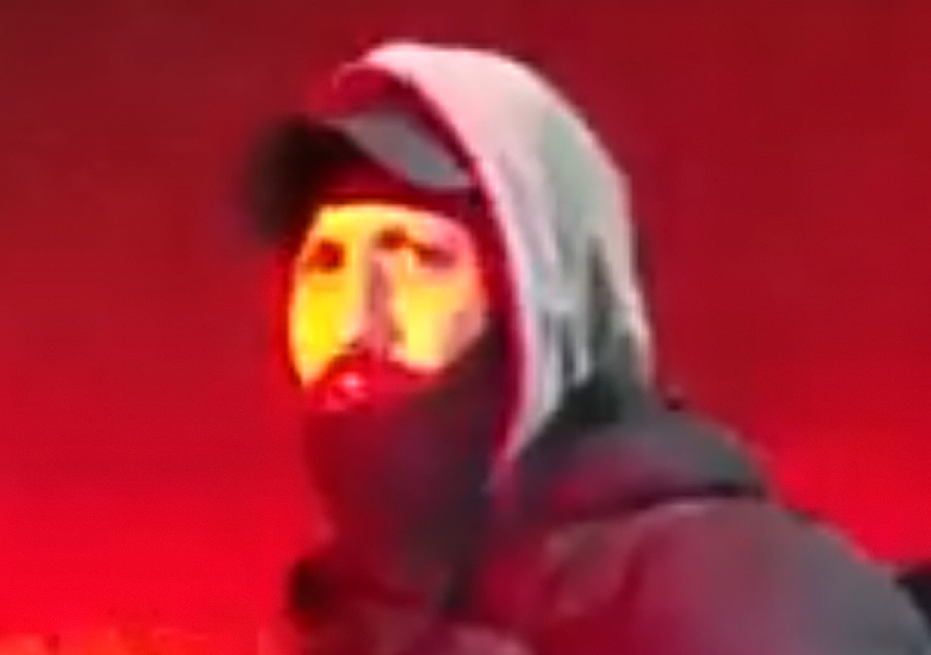 Portland police hunt for suspect who allegedly shot 2 officers<br><br>