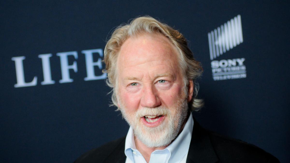 El actor Timothy Busfield, eliminado digitalmente de su próxima ...