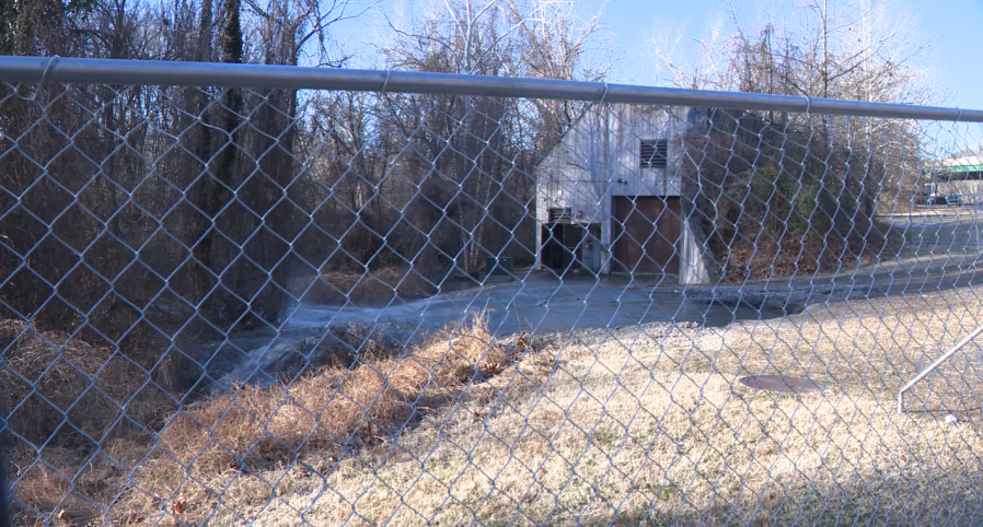 Dozens turn out for Potomac River sewage spill community meeting