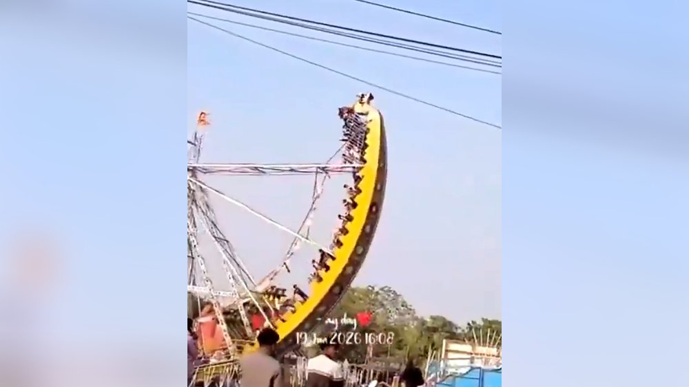 Horror accident: Giant dragon swing collapses during ride